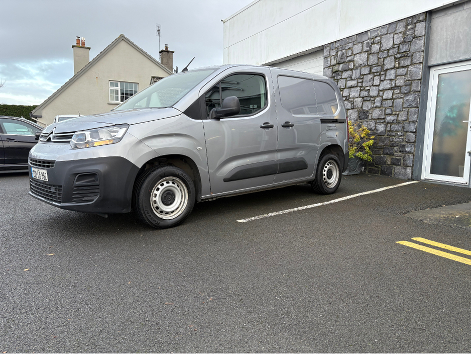 2023 Citroen Berlingo LX BLUEHDI 100 MWB 65 €19,995