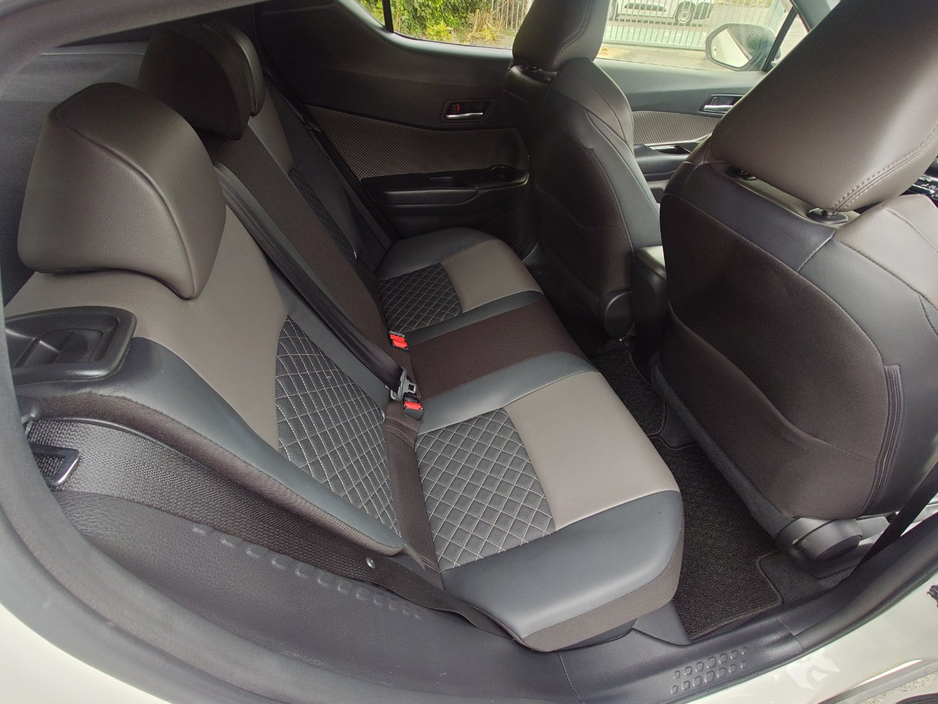 2020 Toyota C-HR - image 10