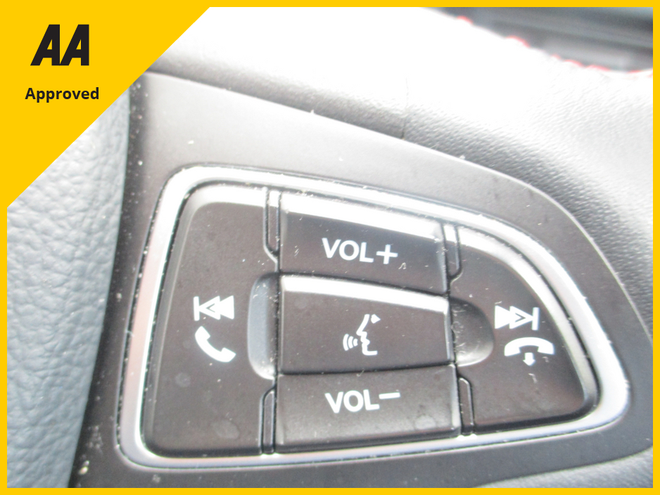 2019 Ford Kuga ST-LINE 2.0 TDCI 150PS AWD MODEL.  TOP OF THE RANGE MODEL, FULLY SERVICED AND NCT TESTED WITH WARRANTY AND 12 MONTHS AA COVER !!! €24,500