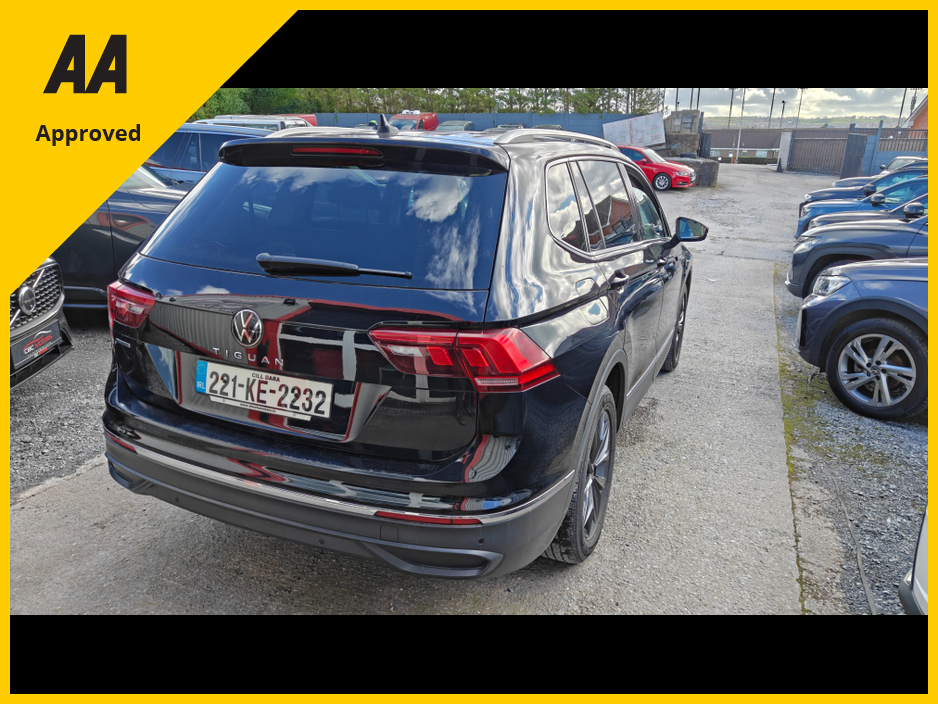 2022 Volkswagen Tiguan - image 13