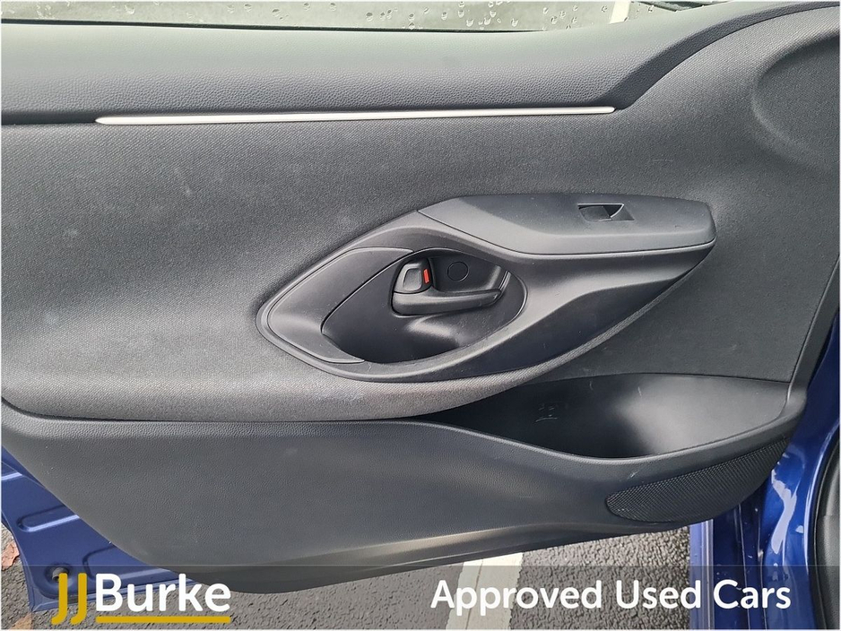 2022 Toyota Yaris - image 14