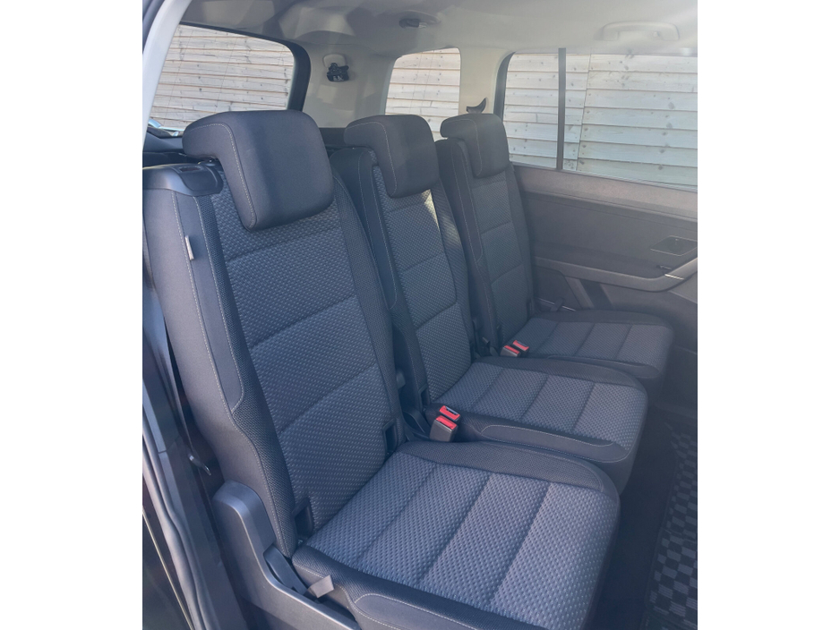 2018 Volkswagen Touran - image 11