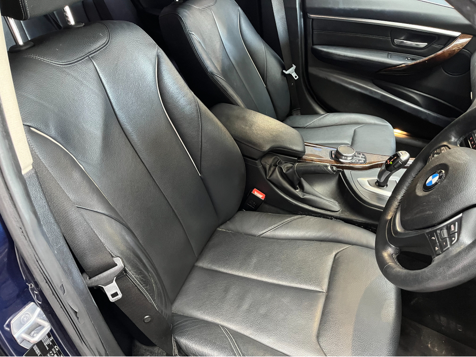 2017 BMW 3 Series 2017 BMW 320D 2.0 AUTOMATIC / CRUISE CONTROL / REVERSE CAMERA / ELECTRIC MEMORY & HEATED SEATS AND MORE