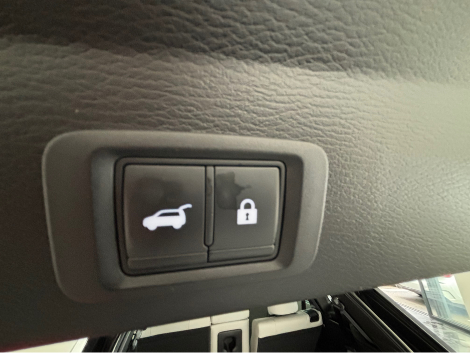 2022 Mitsubishi Outlander - image 13