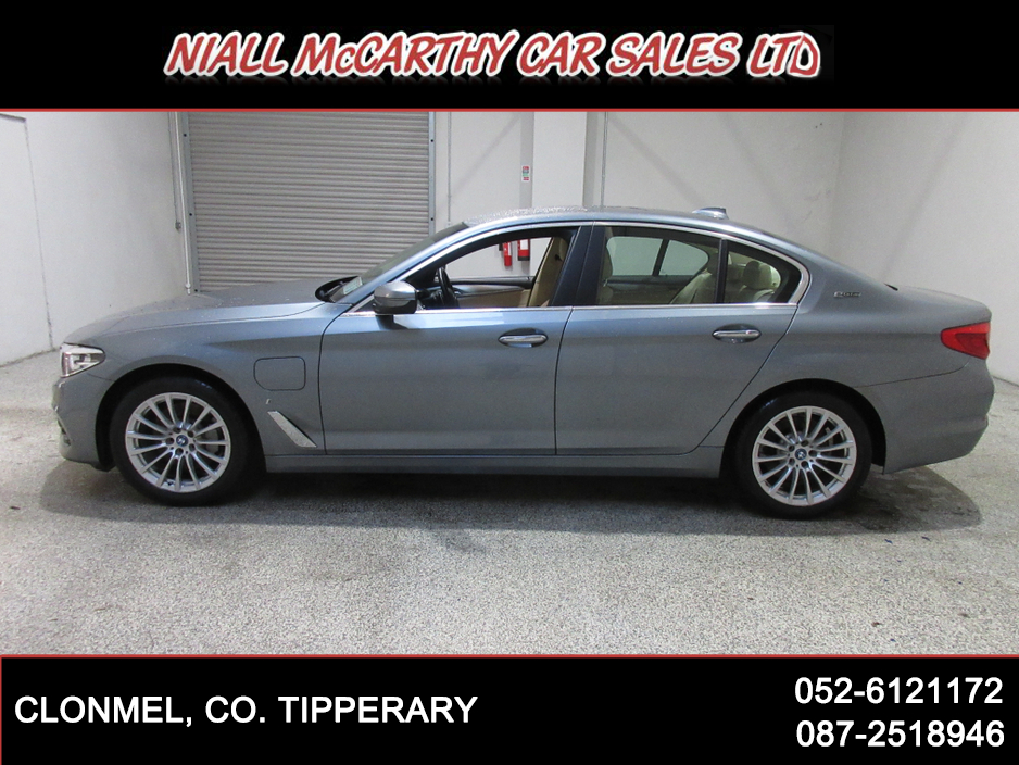 2018 BMW 5 Series - image 9