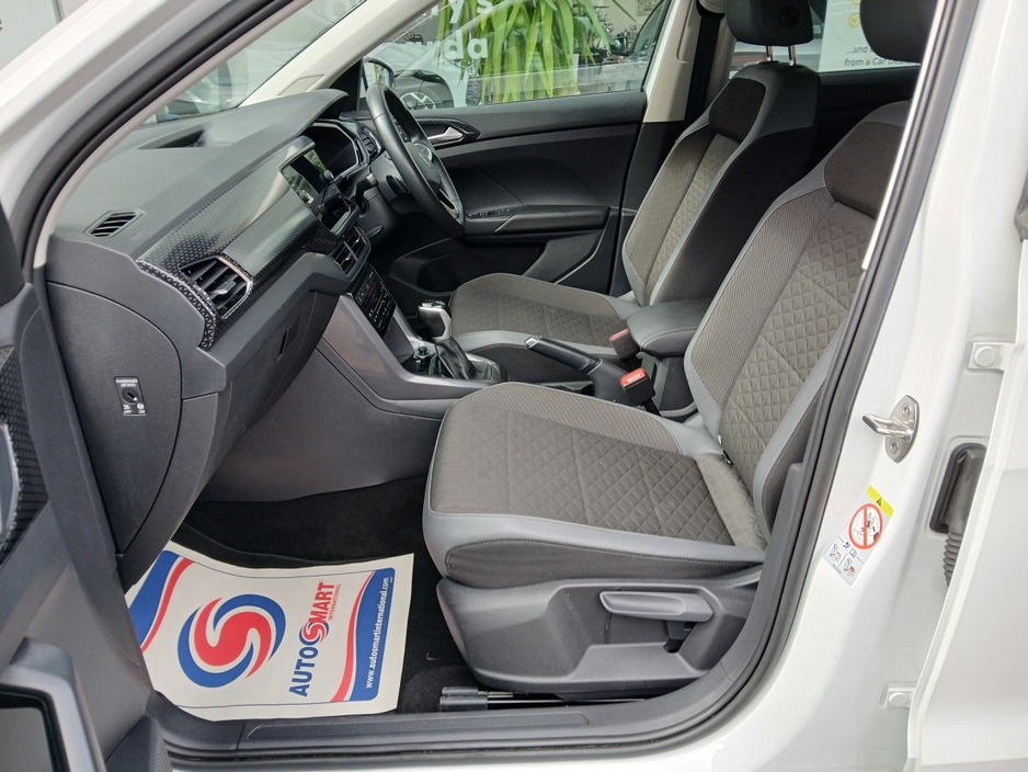 2023 Volkswagen T-Cross - image 14