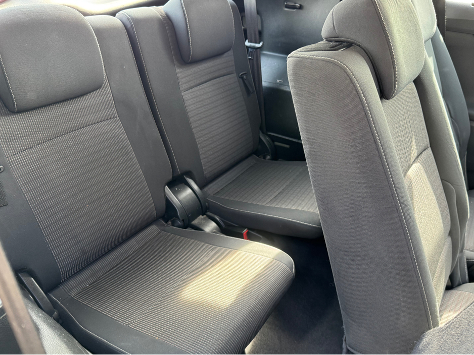 2017 Toyota Verso - image 9