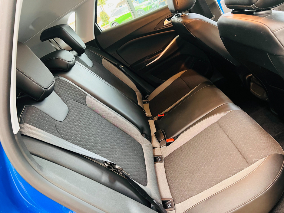 2023 Opel Grandland - image 20