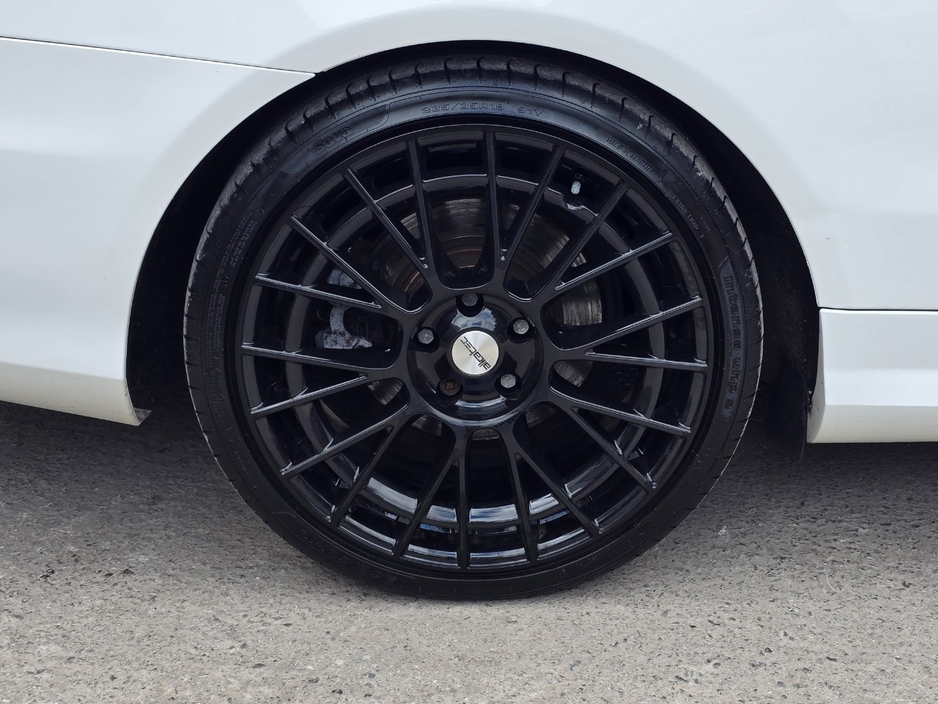 2016 Mercedes-Benz E Class - image 10