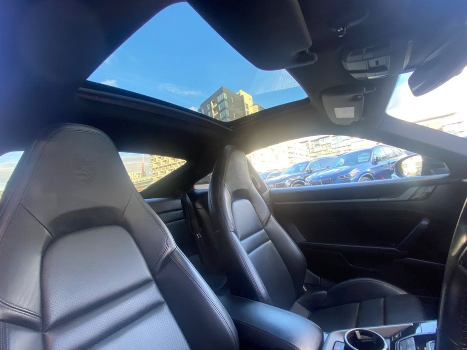 2020 Porsche 911 - image 17