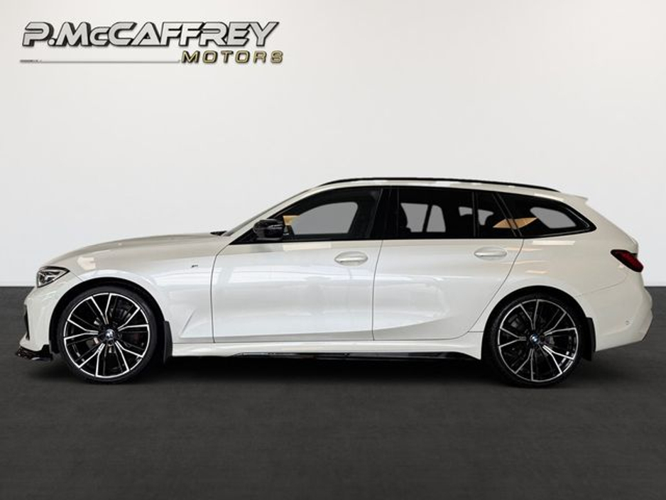 2021 BMW 3 Series - image 8