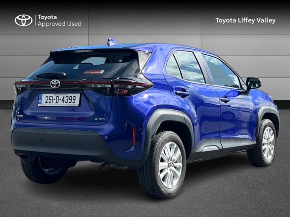 2025 Toyota Yaris Cross - image 2