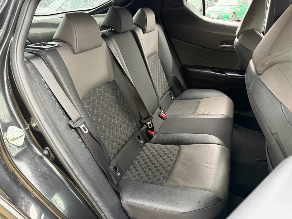 2023 Toyota C-HR HYBRID...KEYLESS ENTRY