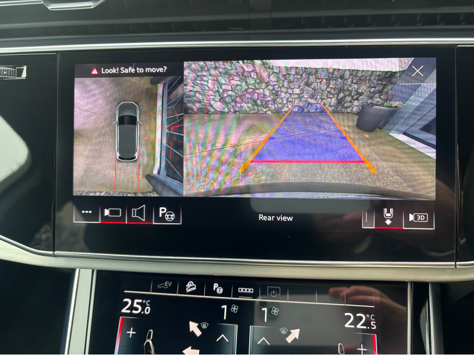 2023 Audi Q7 - image 17