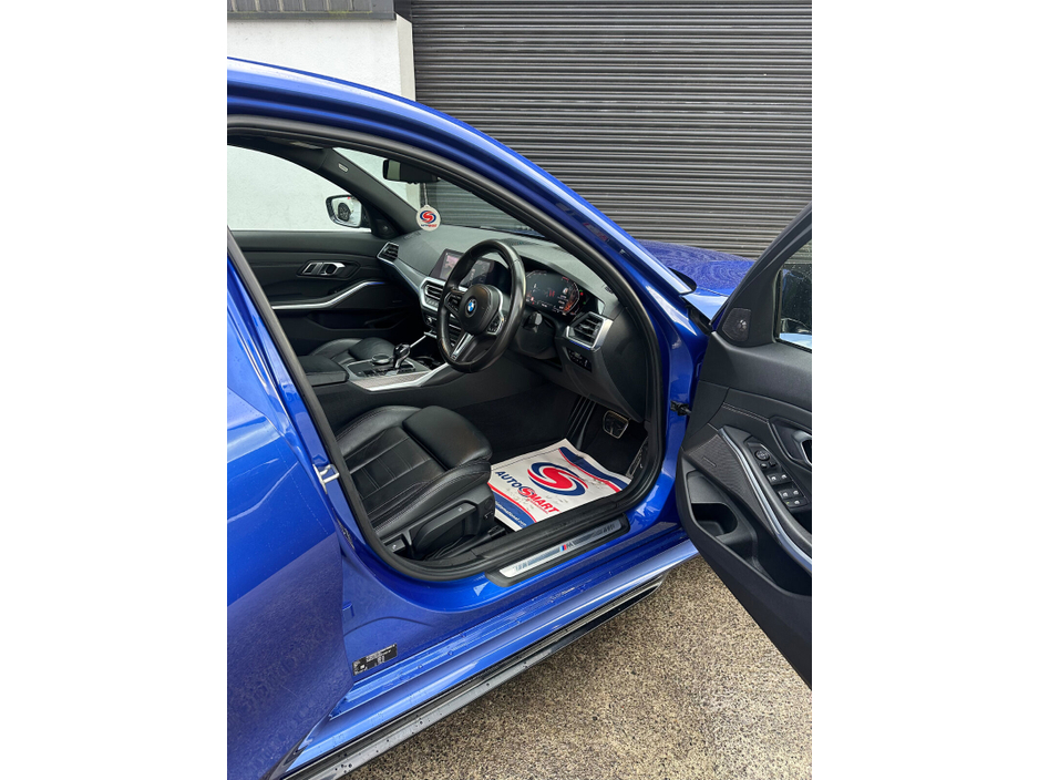 2020 BMW 3 Series - image 12