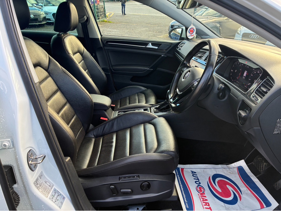 2020 Volkswagen Golf ( 202 REG 1.4 TSI LEATHER LEATHER SEATS VIRTUAL CLOCKS  SAT NAV  LEATHER  SEATS - VIRTUAL CLOCKS -REVERSE CAMERA - NAVIGATION - CARPLAY - ANDROID AUTO- BLIND SPOT REAR TRAFFIC ASSIST - DISCOVER PRO €22,950