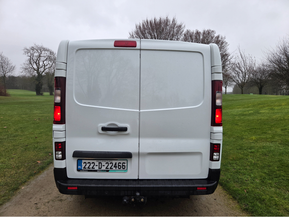 2022 Renault Trafic - image 6