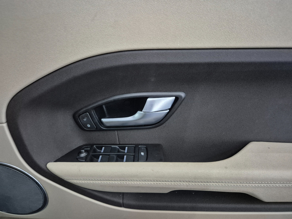 2015 Land Rover Range Rover Evoque - image 11