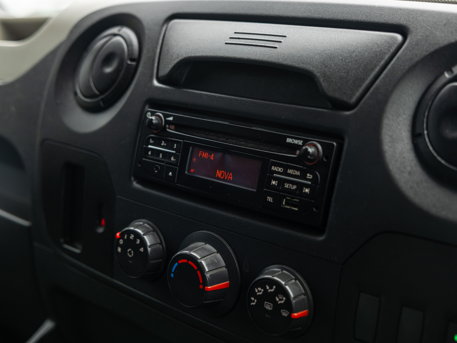 2018 Nissan NV400 - image 13