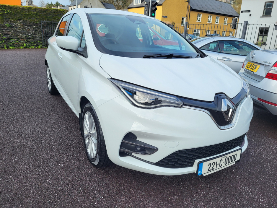 2022 Renault Zoe Iconic Rapid Charge 50Kwh R135, Long Range, Full Renault History €14,950