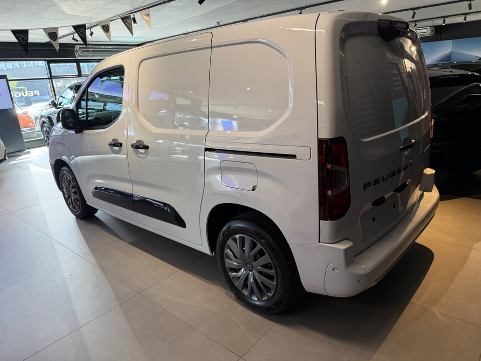 2026 Peugeot Partner - image 4