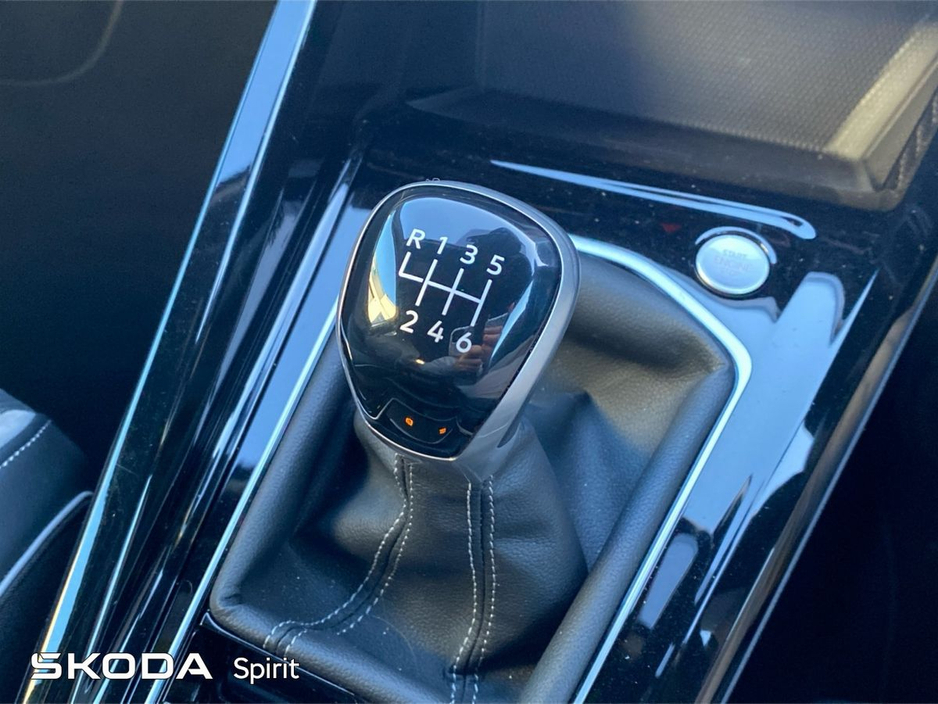 2023 Volkswagen Golf R-Line 1.5TSI 130bhp €31,950