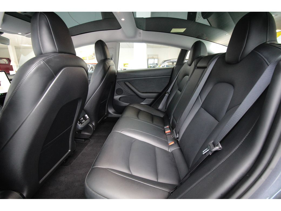 2022 Tesla Model 3 Long Range AWD €28,899