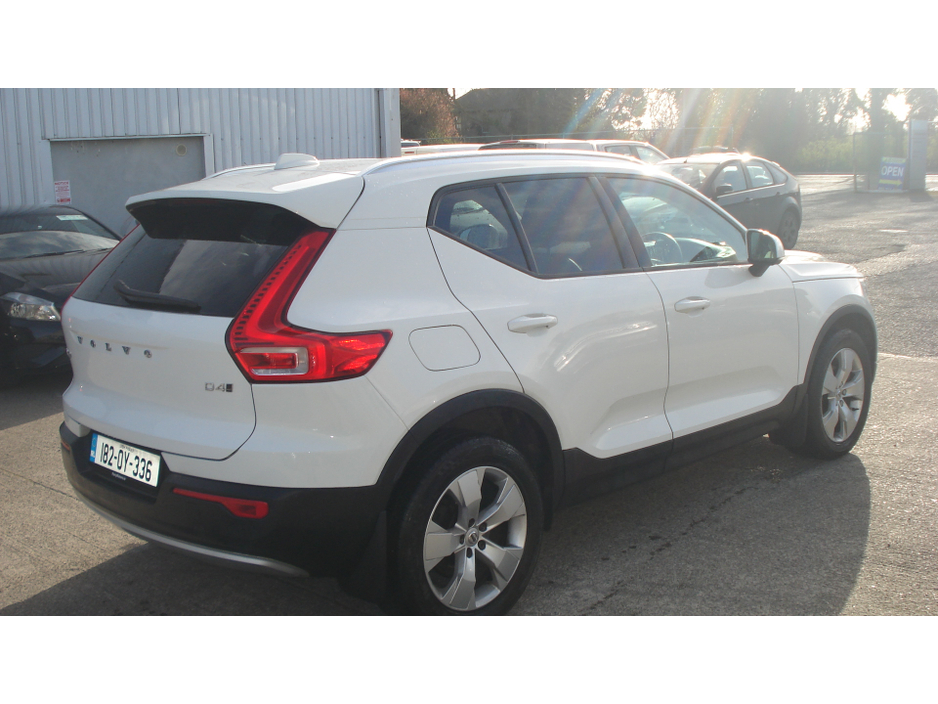2018 Volvo XC40 - image 7