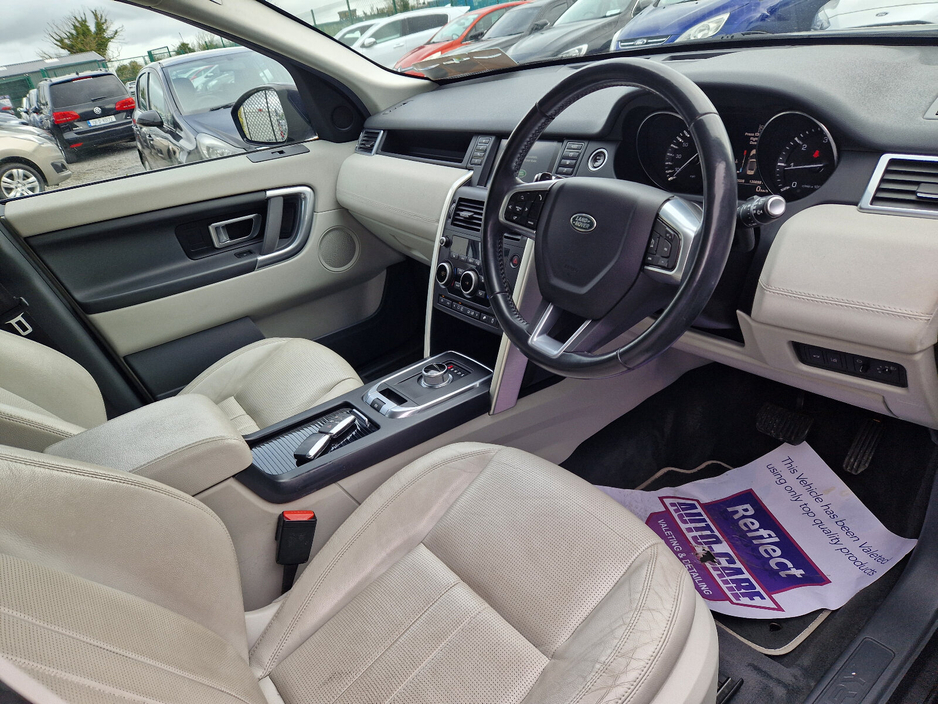 2016 Land Rover Discovery Sport - image 11