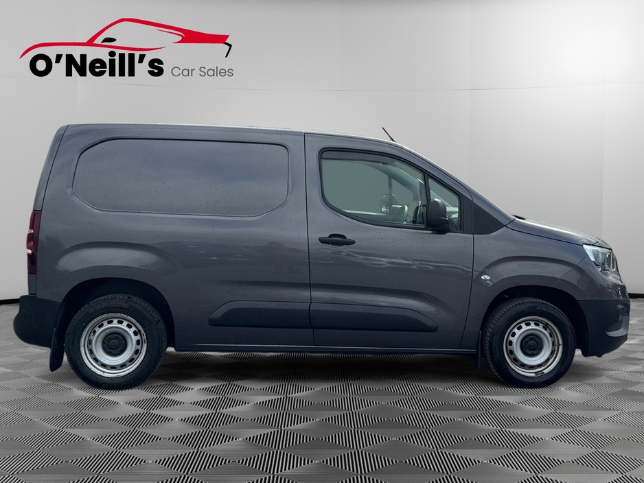 2023 Opel Combo - image 2