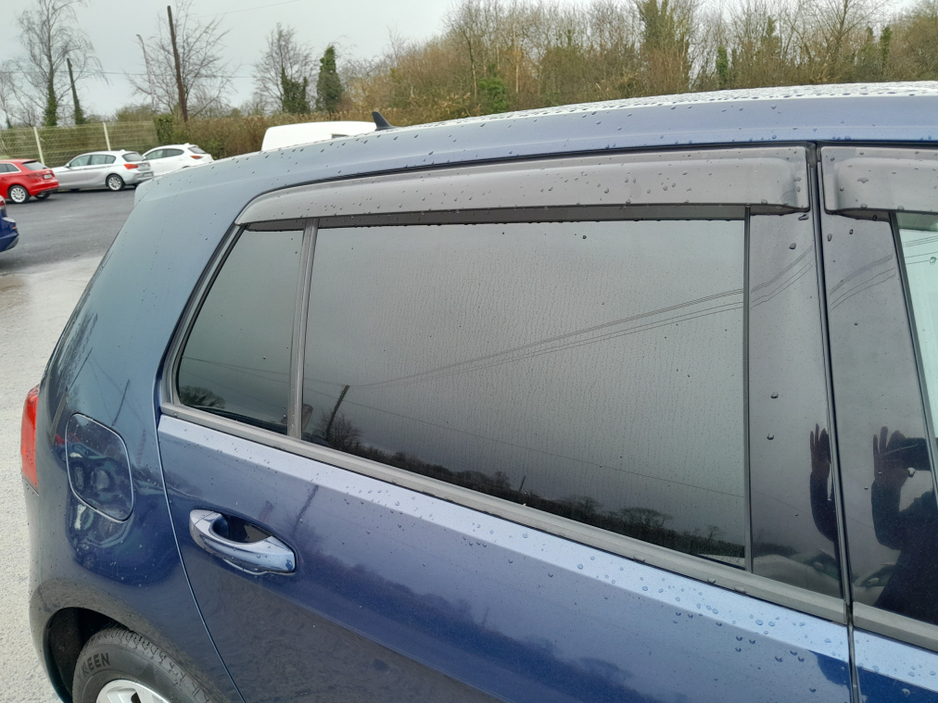 2016 Volkswagen Golf - image 12