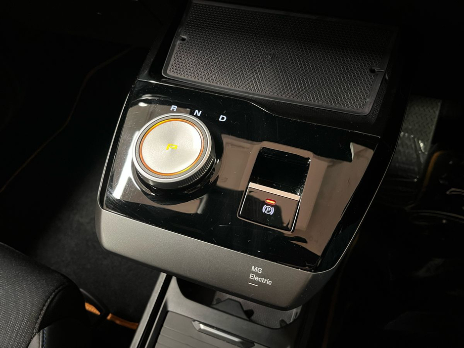 2023 MG 4 Trophy EV 64kWh 203BHP - Reversing Camera - Climate Control - Heated Seats/Steering Wheel - Cruise Control - Keyless Start - Apple CarPlay/Android Auto €21,950