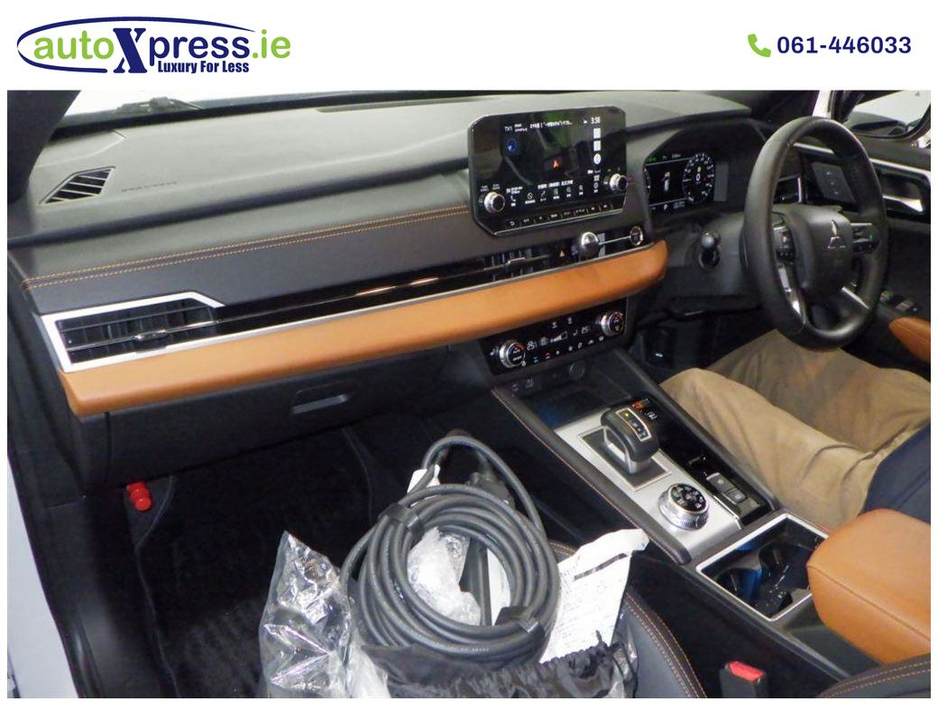 2022 Mitsubishi Outlander - image 8