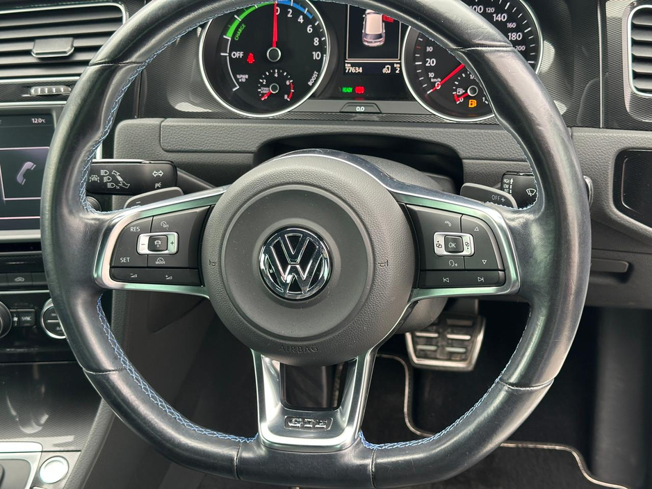 2015 Volkswagen Golf - image 18