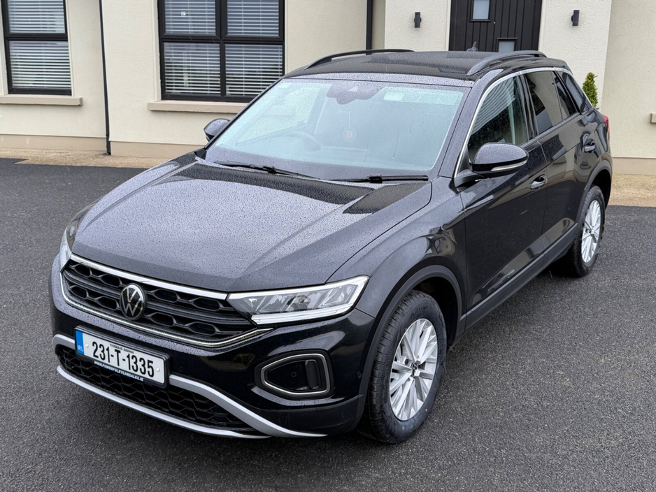 2023 Volkswagen T-Roc - image 23