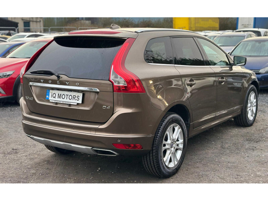 2015 Volvo XC60 - image 10