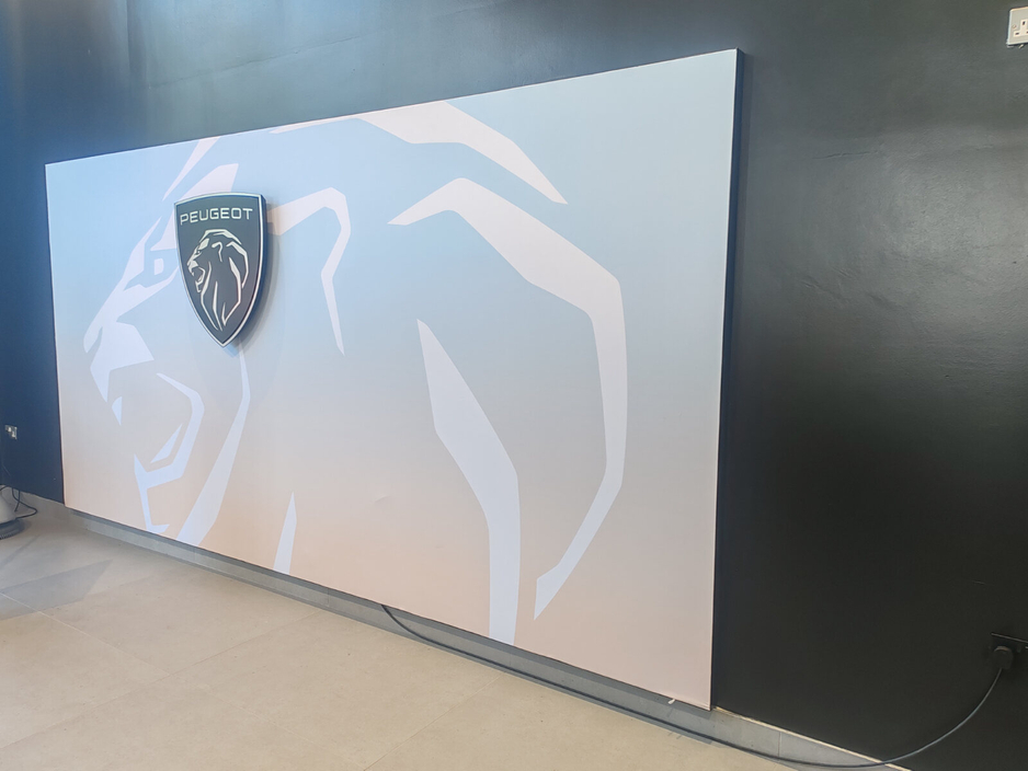 2025 Peugeot 5008 BEV 73kwh 210hp Allure €49,995