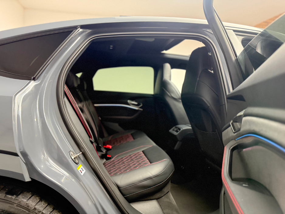 2024 Audi Q8 e-tron S LINE 55 E-TRON *PAN ROOF* €79,990