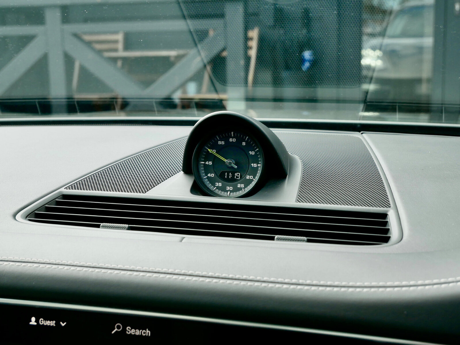 2023 Porsche Panamera - image 29