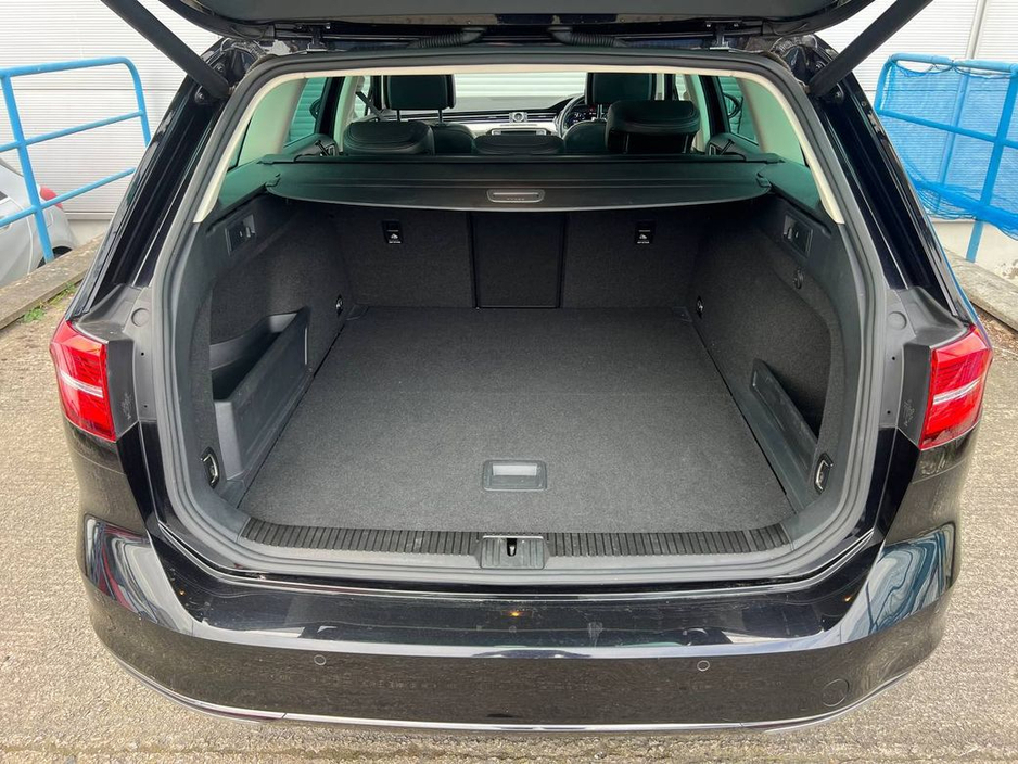 2016 Volkswagen Passat - image 15