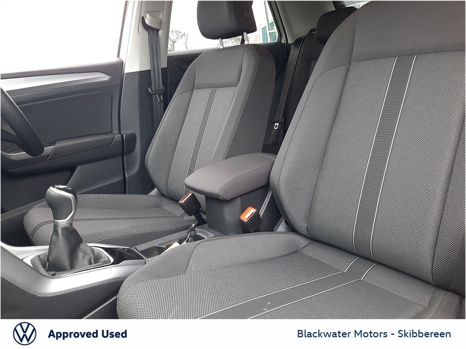 2026 Volkswagen T-Roc - image 4