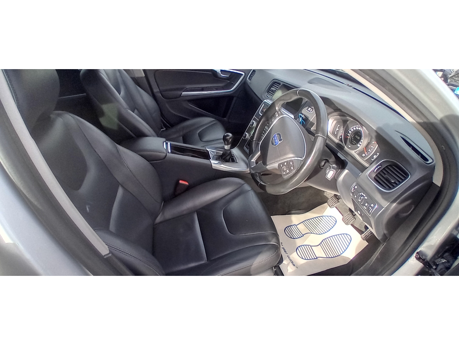 2015 Volvo V60 D2 SE 5DR...LOW MILEAGE... €10,950