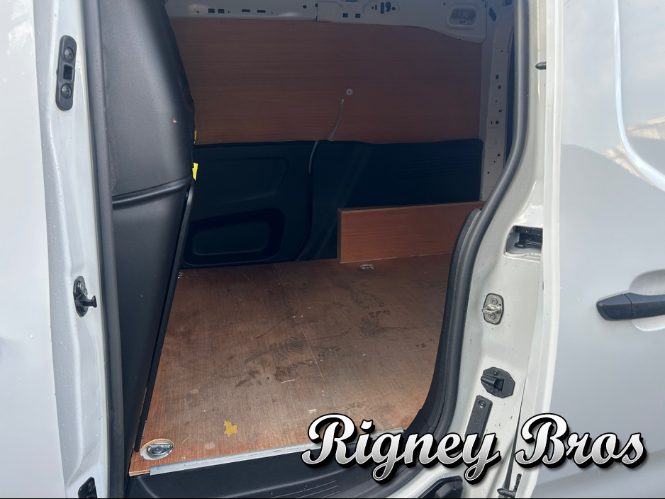 2021 Opel Combo L1H1-1.5 DIESEL  5DR