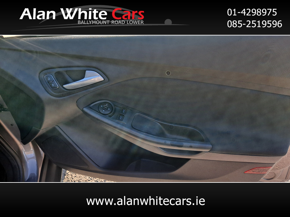 2016 Ford Focus - image 14