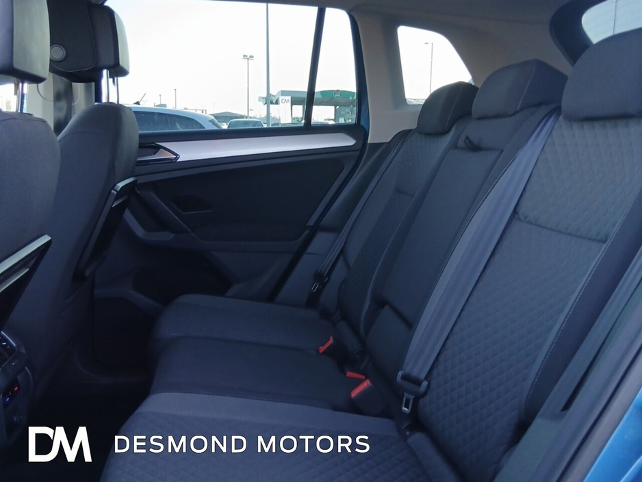 2017 Volkswagen Tiguan - image 9