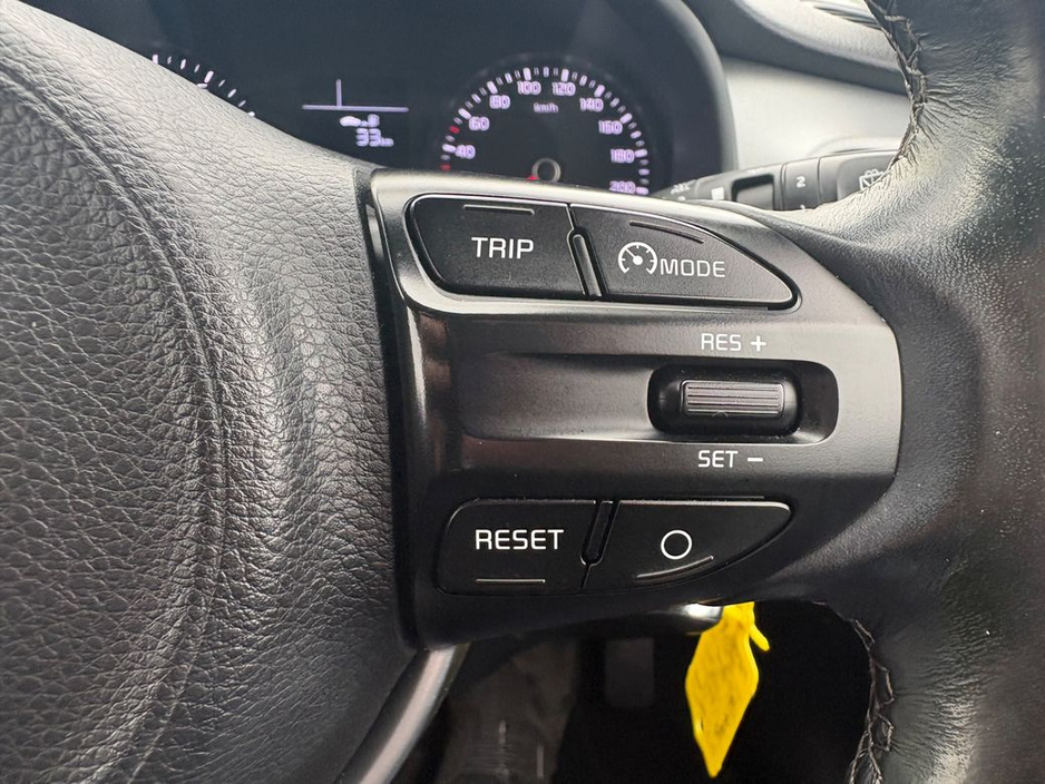 2020 Kia Stonic - image 14