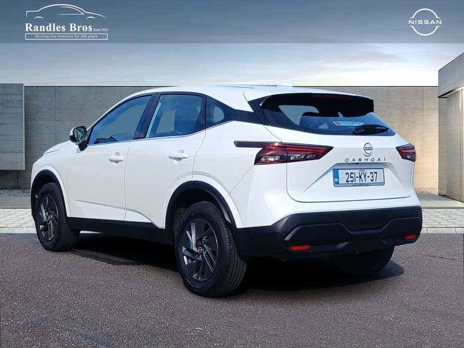 2025 Nissan Qashqai - image 2