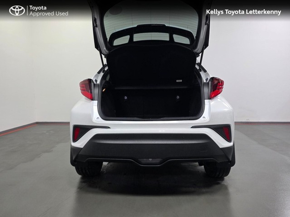 2023 Toyota C-HR - image 10