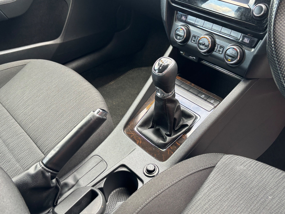 2016 Skoda Octavia - image 11
