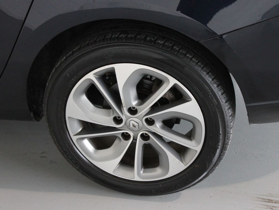 2015 Renault Fluence - image 30